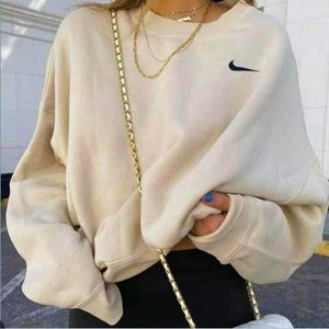 Nike Essential Crewneck